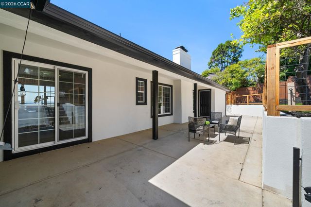 6300 Buena Ventura Ave, Oakland, CA 94605