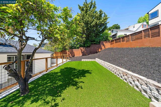 6300 Buena Ventura Ave, Oakland, CA 94605