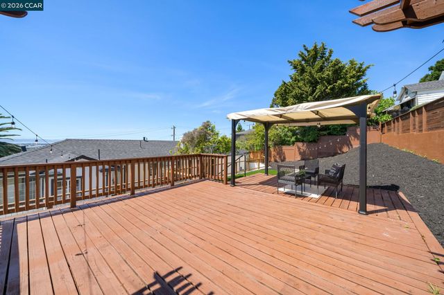 6300 Buena Ventura Ave, Oakland, CA 94605