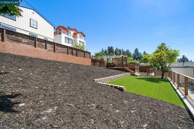 6300 Buena Ventura Ave, Oakland, CA 94605