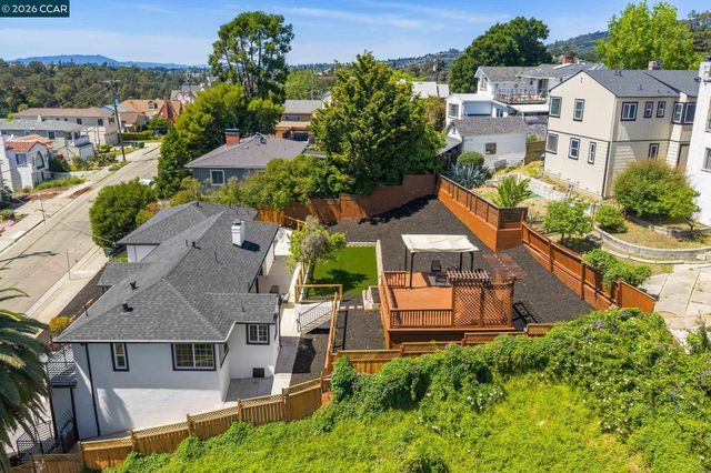 6300 Buena Ventura Ave, Oakland, CA 94605
