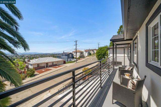 6300 Buena Ventura Ave, Oakland, CA 94605