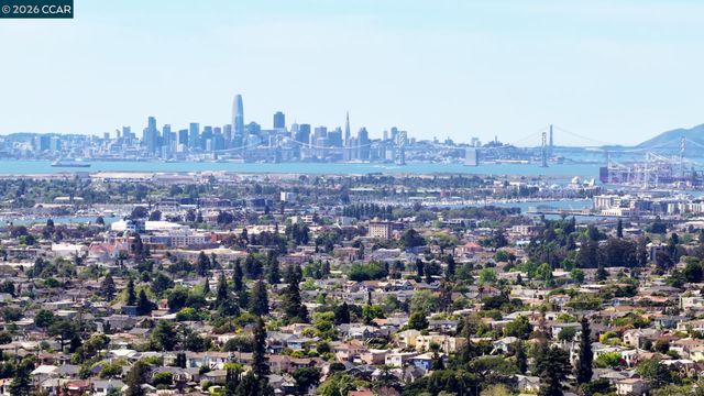 6300 Buena Ventura Ave, Oakland, CA 94605