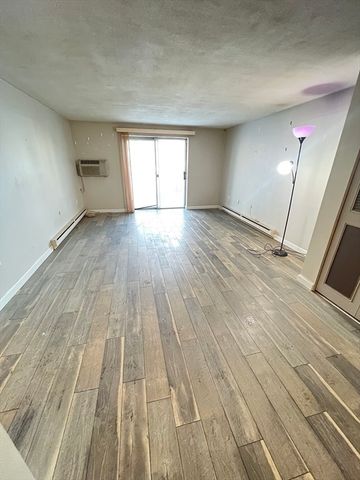 25 Greentree Ln 11, Weymouth, MA 02190