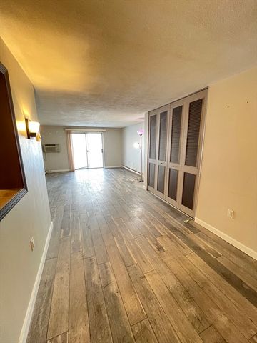 25 Greentree Ln 11, Weymouth, MA 02190