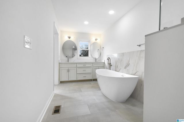 203 8TH STREET, Clanton, AL 35045