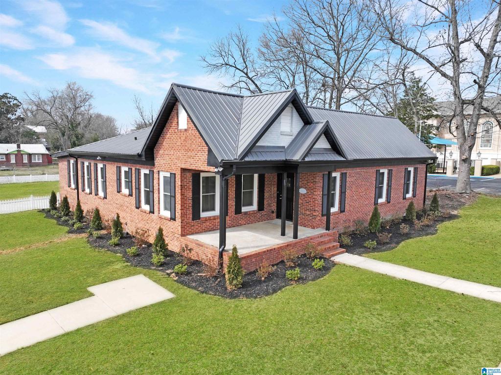 203 8TH STREET, Clanton, AL 35045