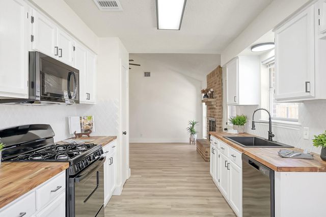 29615 Brookchase Drive, Spring, TX 77386