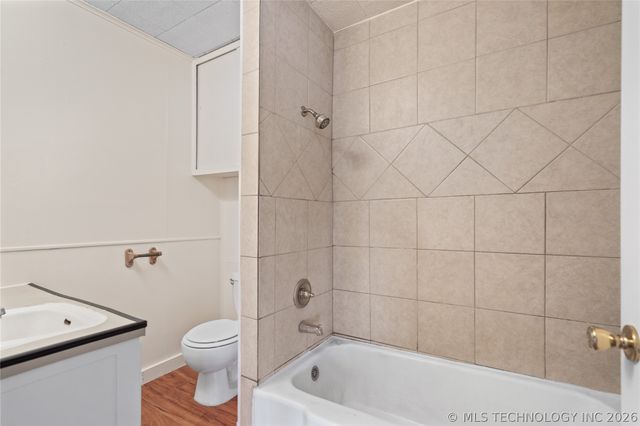 917 E Street NW, Ardmore, OK 73401