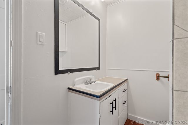 917 E Street NW, Ardmore, OK 73401