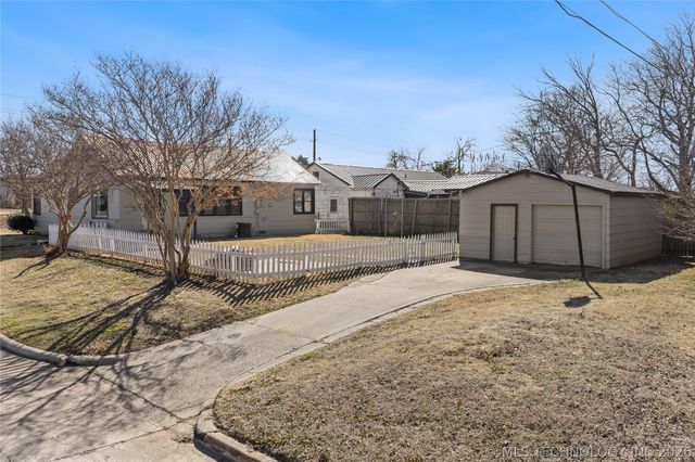 917 E Street NW, Ardmore, OK 73401