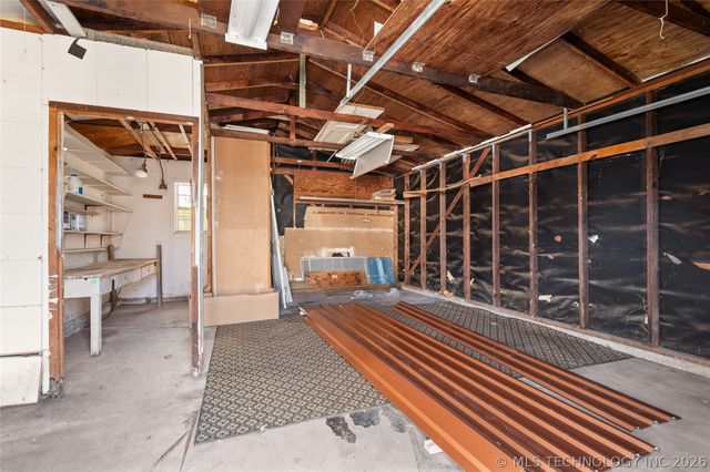 917 E Street NW, Ardmore, OK 73401