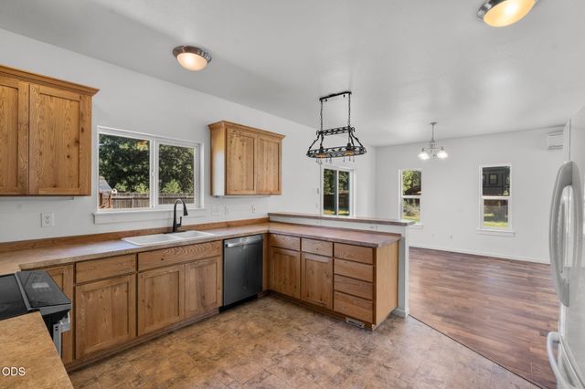 60180 Pawnee Road, Bend, OR 97702