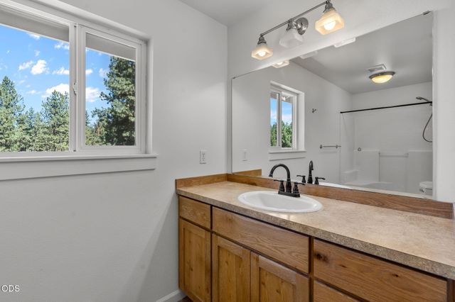 60180 Pawnee Road, Bend, OR 97702