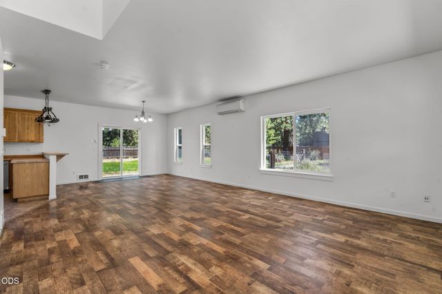 60180 Pawnee Road, Bend, OR 97702