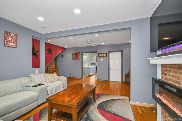 6925 59th Road, Maspeth, NY 11378