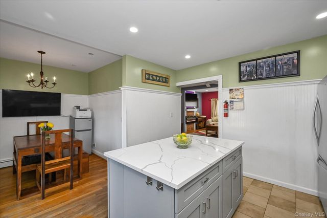 6925 59th Road, Maspeth, NY 11378