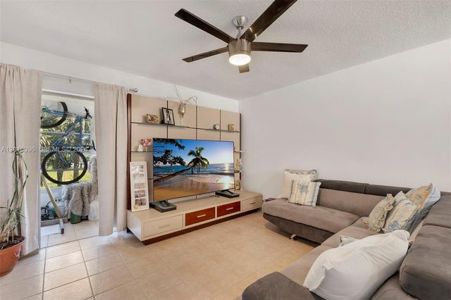 1101 Crystal Lake Dr 203, Deerfield Beach, FL 33064