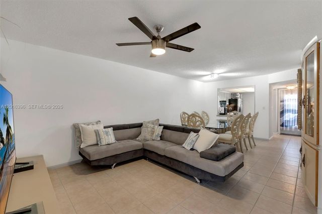 1101 Crystal Lake Dr 203, Deerfield Beach, FL 33064
