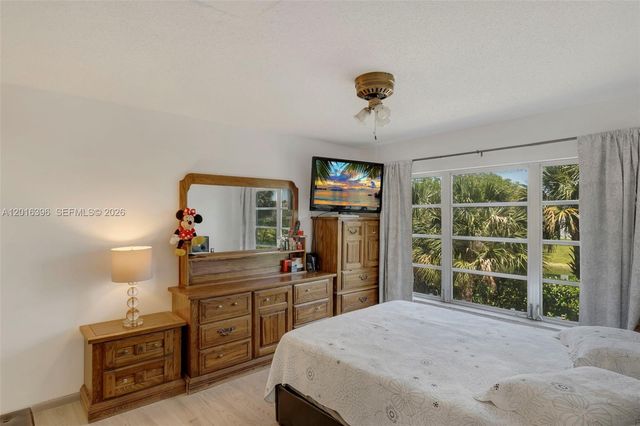 1101 Crystal Lake Dr 203, Deerfield Beach, FL 33064