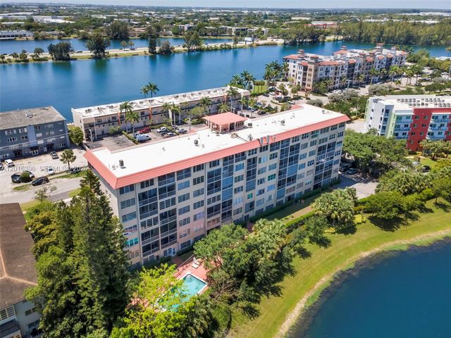 1101 Crystal Lake Dr 203, Deerfield Beach, FL 33064