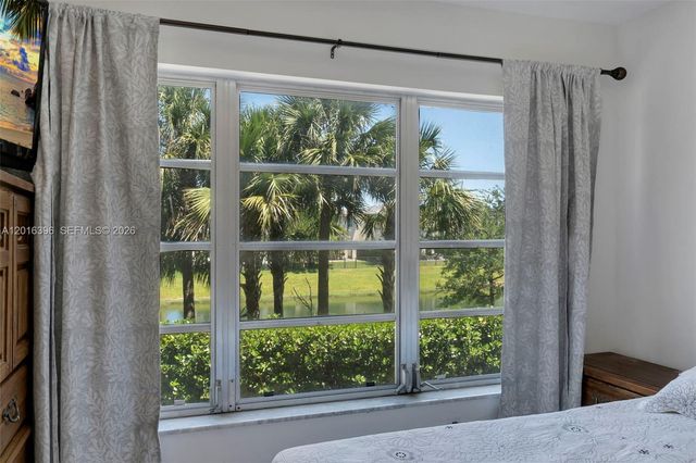 1101 Crystal Lake Dr 203, Deerfield Beach, FL 33064