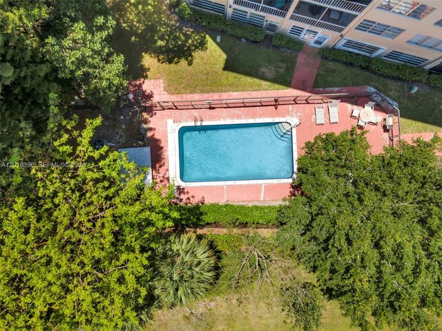 1101 Crystal Lake Dr 203, Deerfield Beach, FL 33064