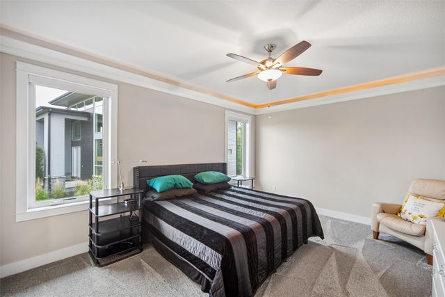 8916 NW 73rd Place, Johnston, IA 50131