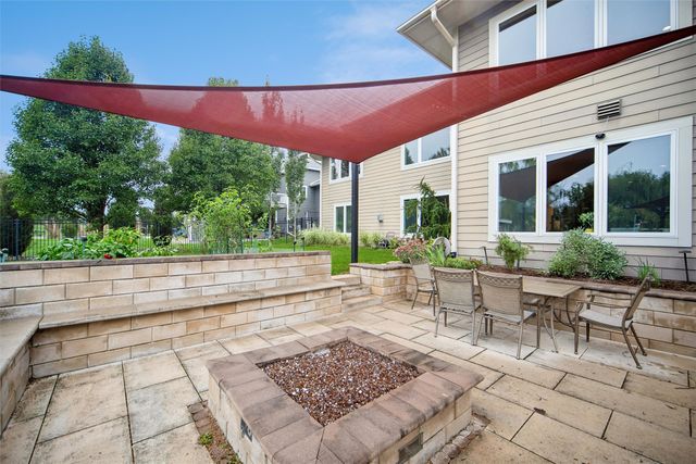 8916 NW 73rd Place, Johnston, IA 50131