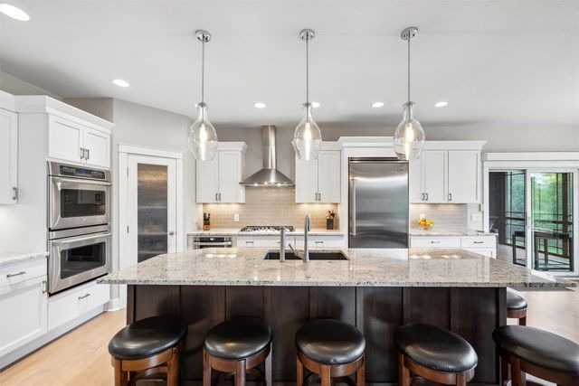 8916 NW 73rd Place, Johnston, IA 50131