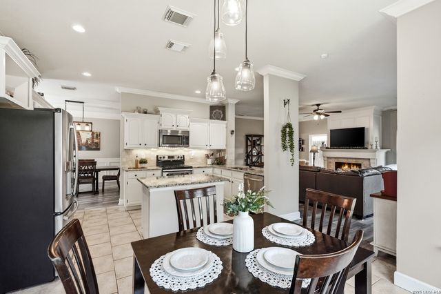 13314 Galicia, Universal City, TX 78148