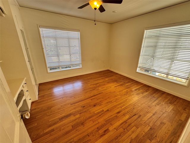 3727 Meredith Avenue, Dallas, TX 75211