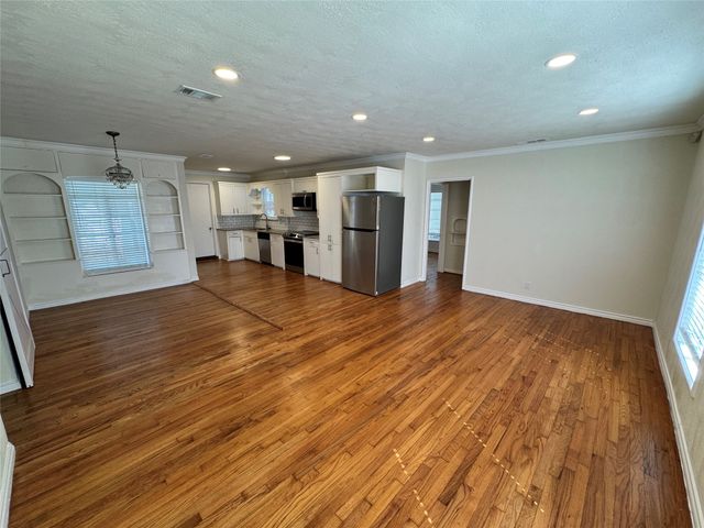 3727 Meredith Avenue, Dallas, TX 75211
