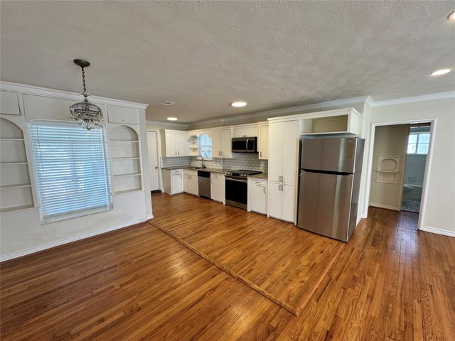 3727 Meredith Avenue, Dallas, TX 75211