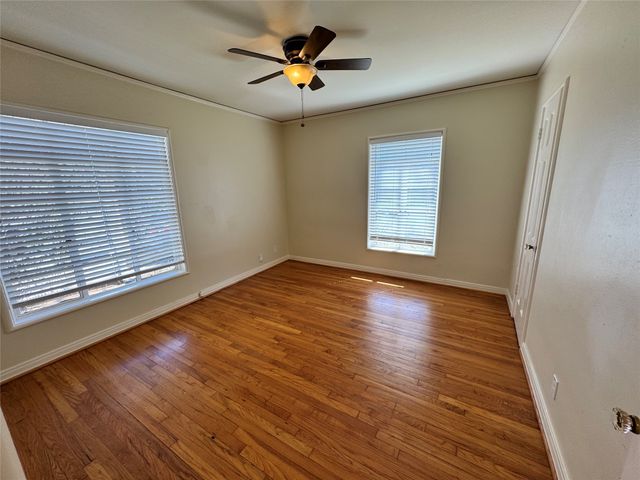 3727 Meredith Avenue, Dallas, TX 75211