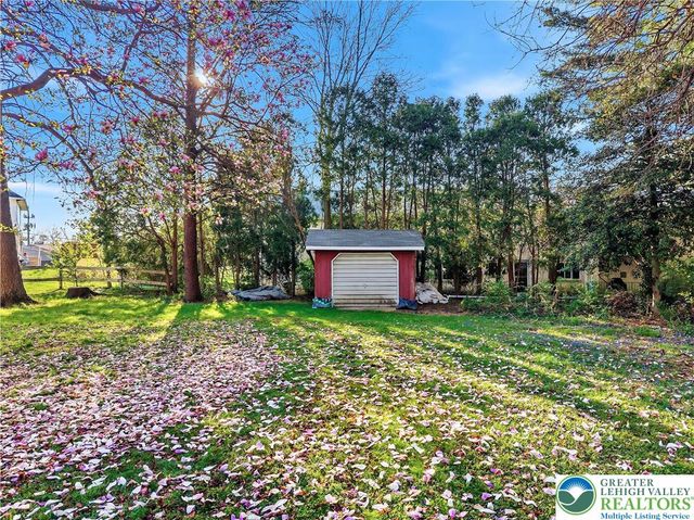 1319 Overlook Road, Whitehall Twp, PA 18052