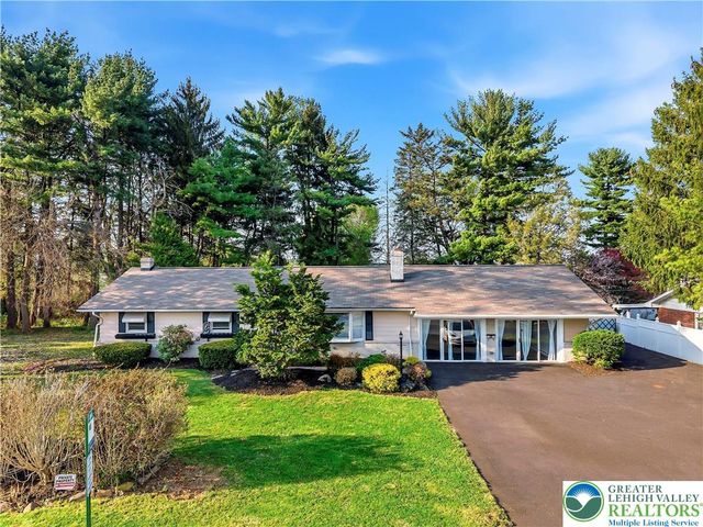 1319 Overlook Road, Whitehall Twp, PA 18052