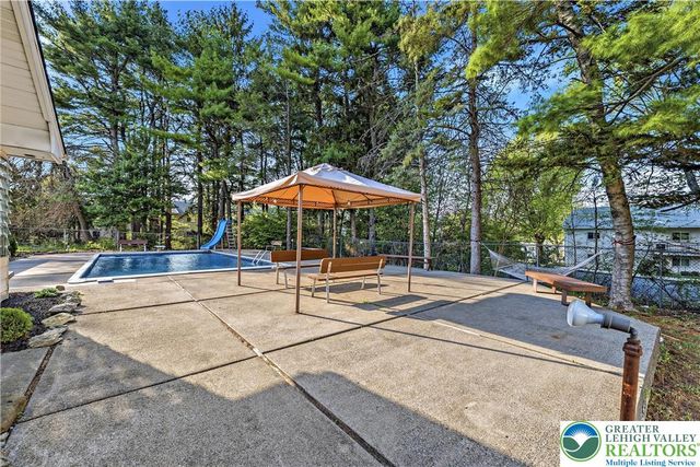 1319 Overlook Road, Whitehall Twp, PA 18052