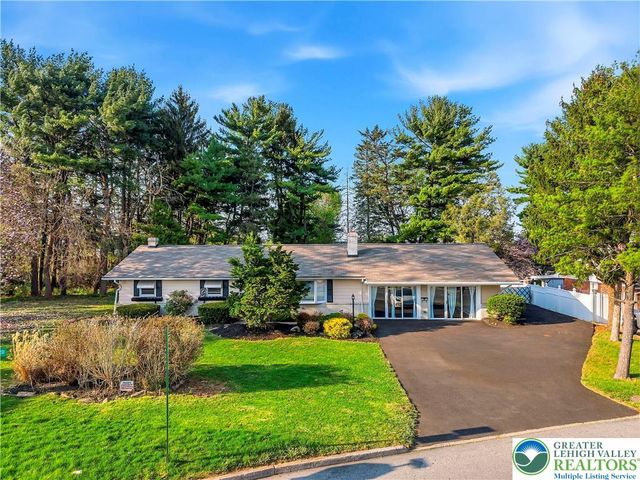 1319 Overlook Road, Whitehall Twp, PA 18052