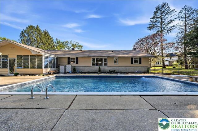 1319 Overlook Road, Whitehall Twp, PA 18052