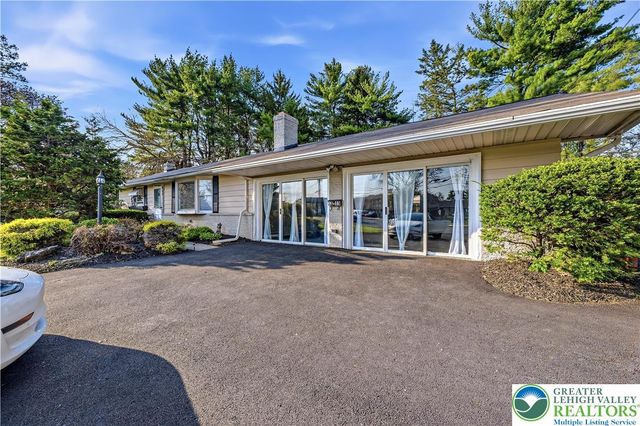 1319 Overlook Road, Whitehall Twp, PA 18052