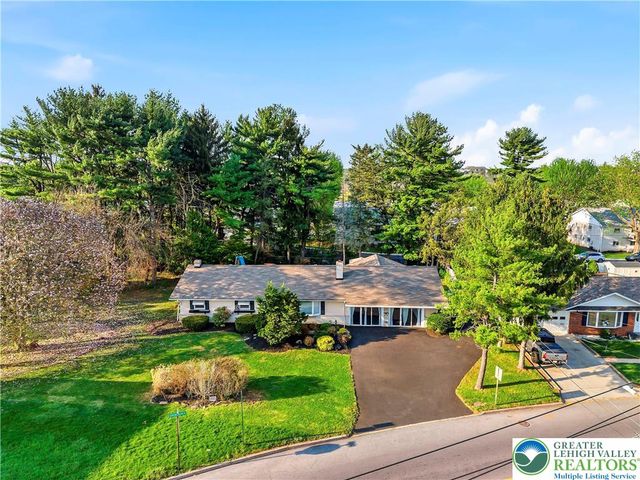 1319 Overlook Road, Whitehall Twp, PA 18052