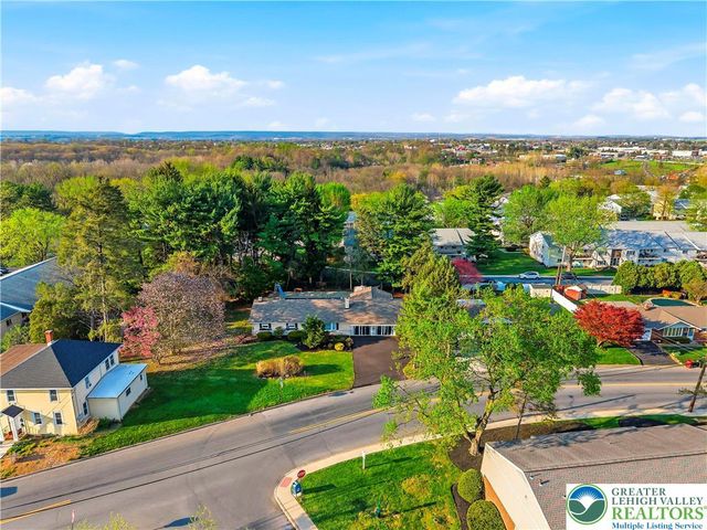 1319 Overlook Road, Whitehall Twp, PA 18052