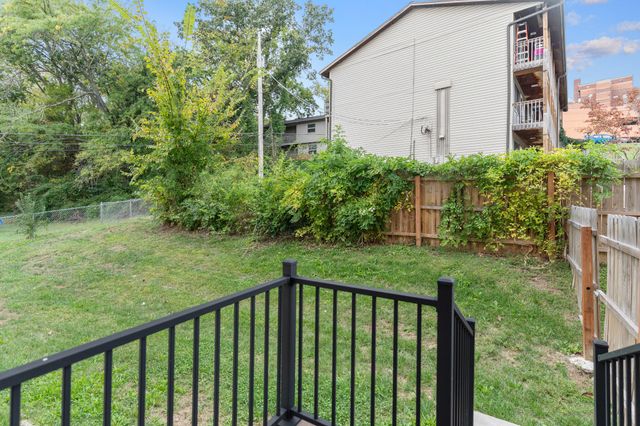 7 FYFER PL, Columbia, MO 65201