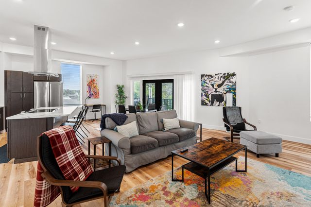 7 FYFER PL, Columbia, MO 65201