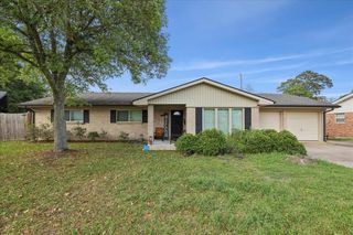 6360 Pansy Drive, Beaumont, TX 77706