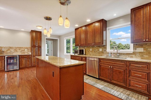 8057 LOFTY HEIGHTS DR, Waynesboro, PA 17268