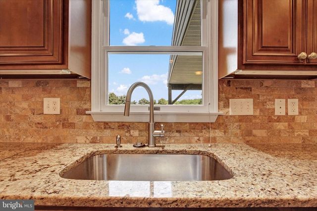8057 LOFTY HEIGHTS DR, Waynesboro, PA 17268