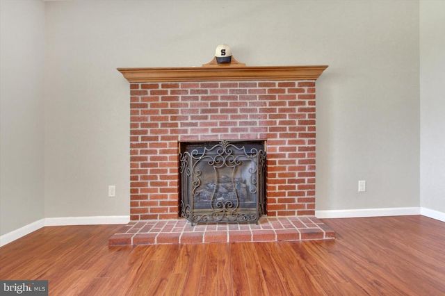 8057 LOFTY HEIGHTS DR, Waynesboro, PA 17268