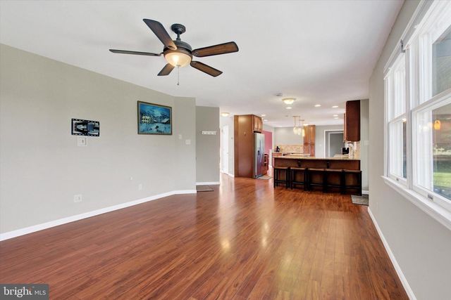 8057 LOFTY HEIGHTS DR, Waynesboro, PA 17268